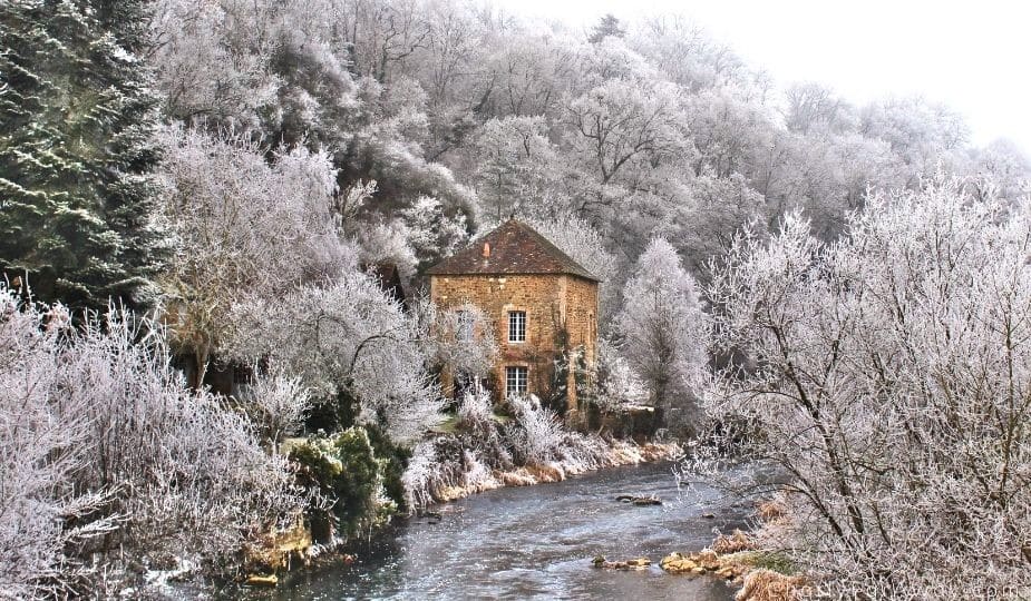 Hiver féérique à Saint-Céneri-le-Gérei - Charly Far Away